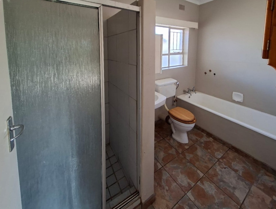 To Let 3 Bedroom Property for Rent in Songloed North West